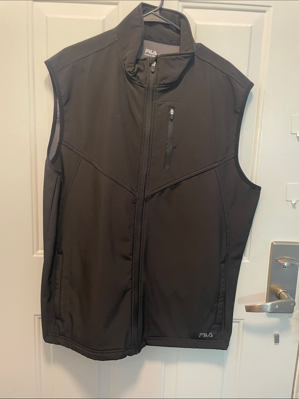FILA Men's Black Full-Zip Softshell Vest